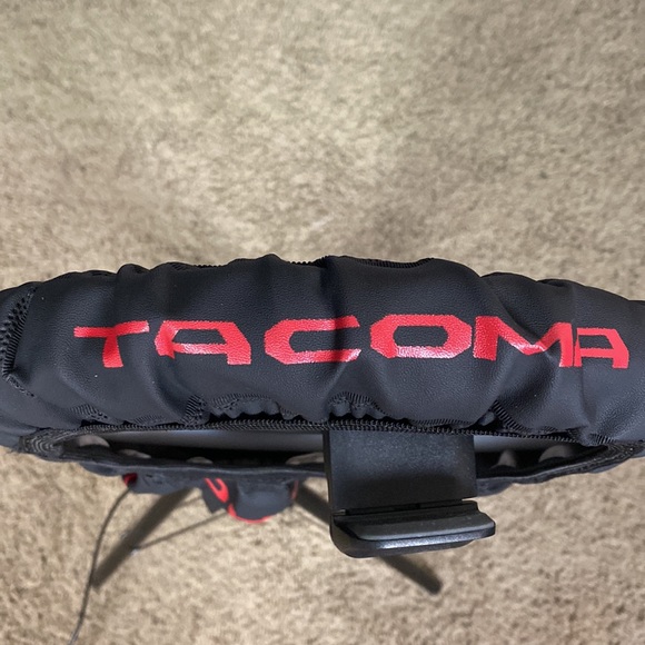 Tacoma Steering Wheel 🛞 Cover - Picture 4 of 4